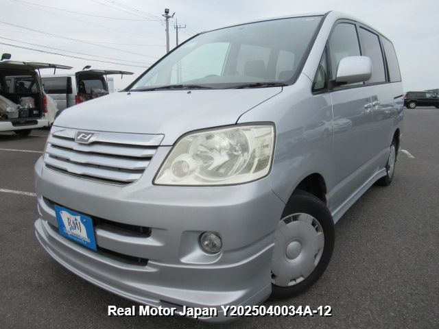 2002 TOYOTA NOAH