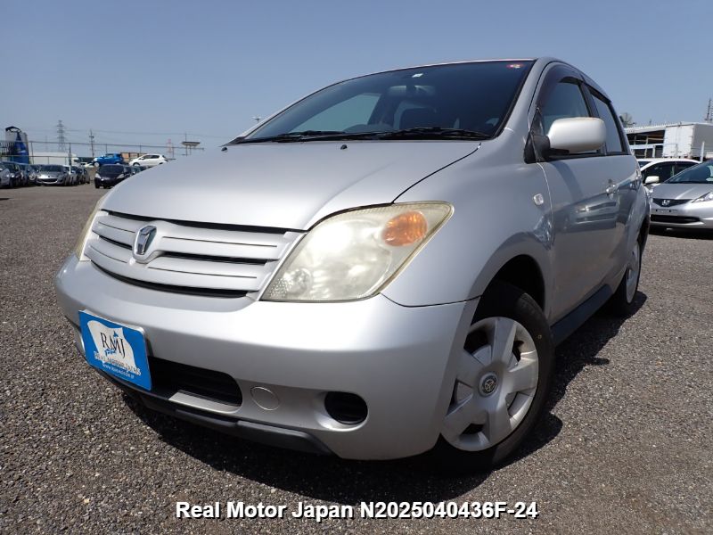 2004 TOYOTA IST