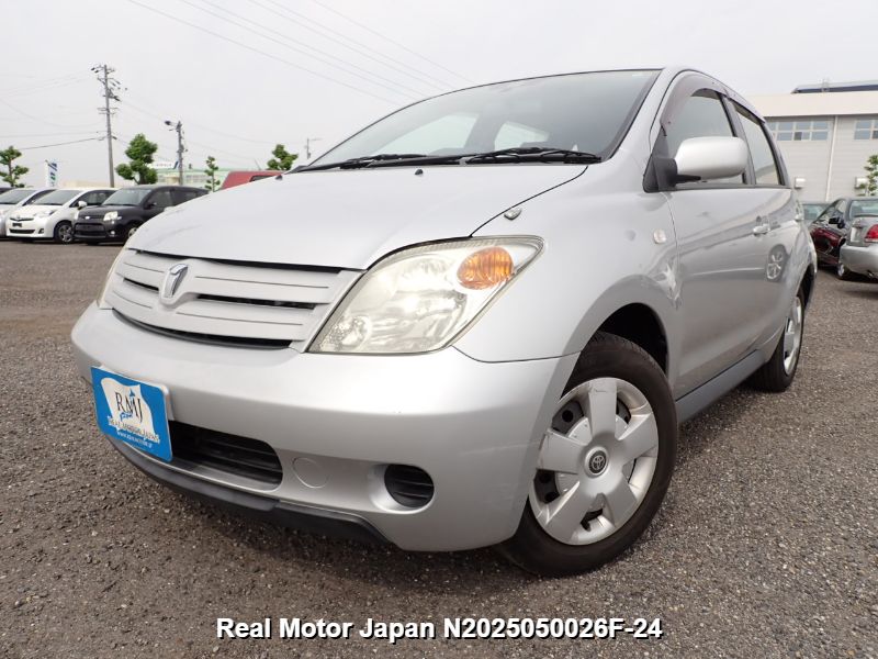 2003 TOYOTA IST