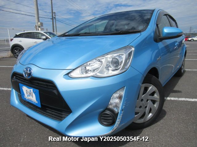 2015 TOYOTA AQUA