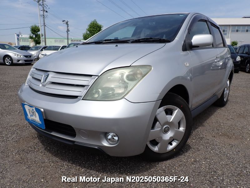 2004 TOYOTA IST