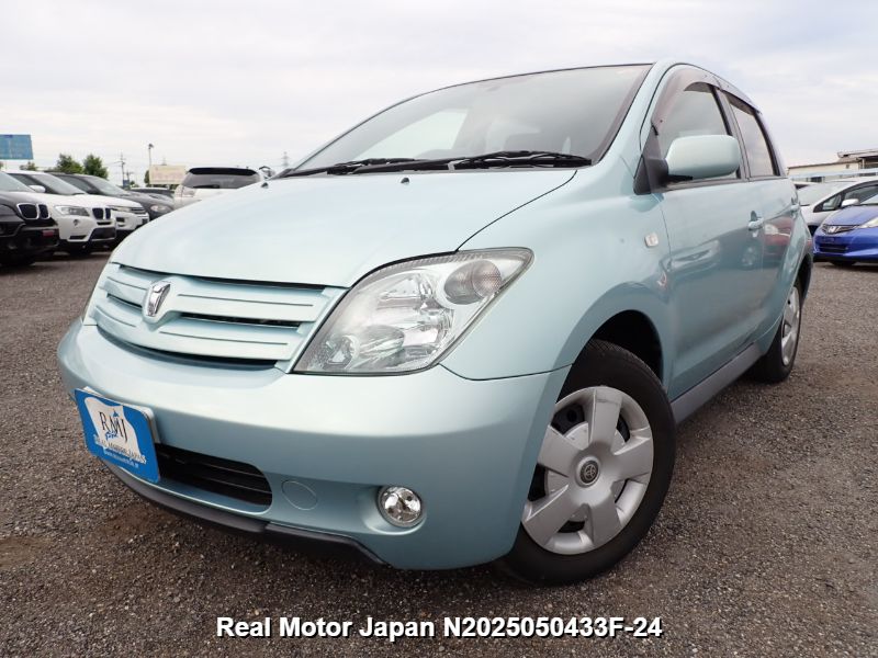 2004 TOYOTA IST