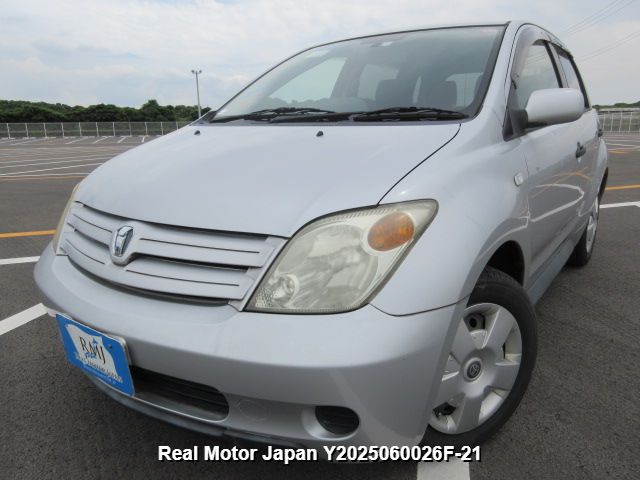 2004 TOYOTA IST