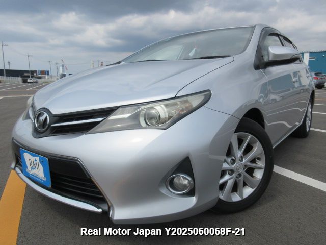 2014 TOYOTA AURIS