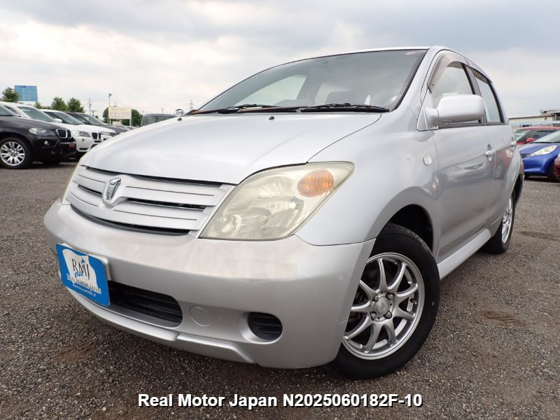 2002 TOYOTA IST