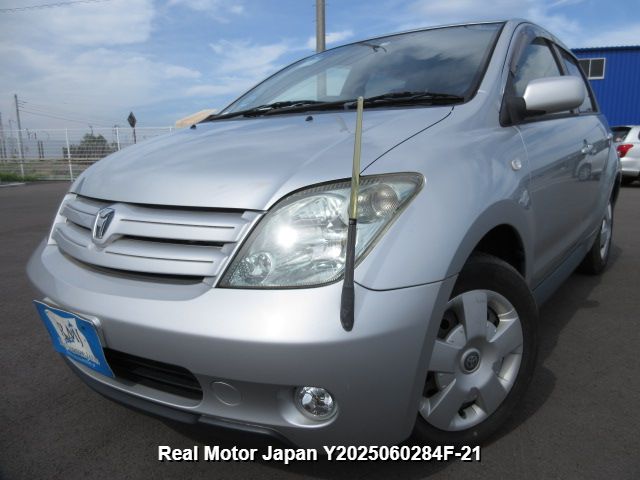 2005 TOYOTA IST