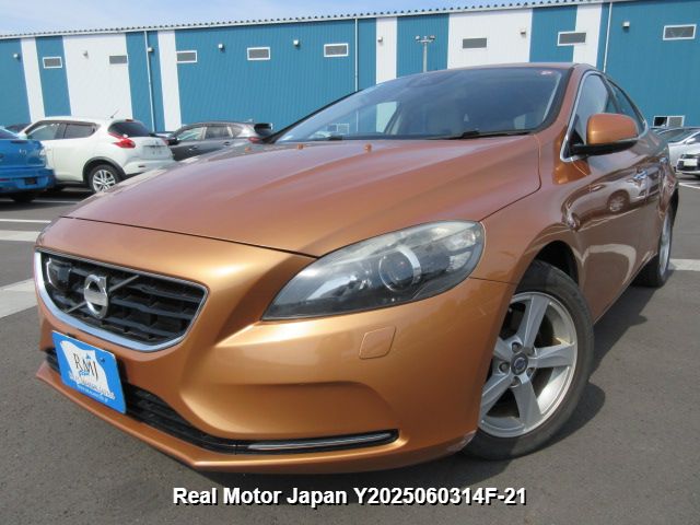 2014 VOLVO V40