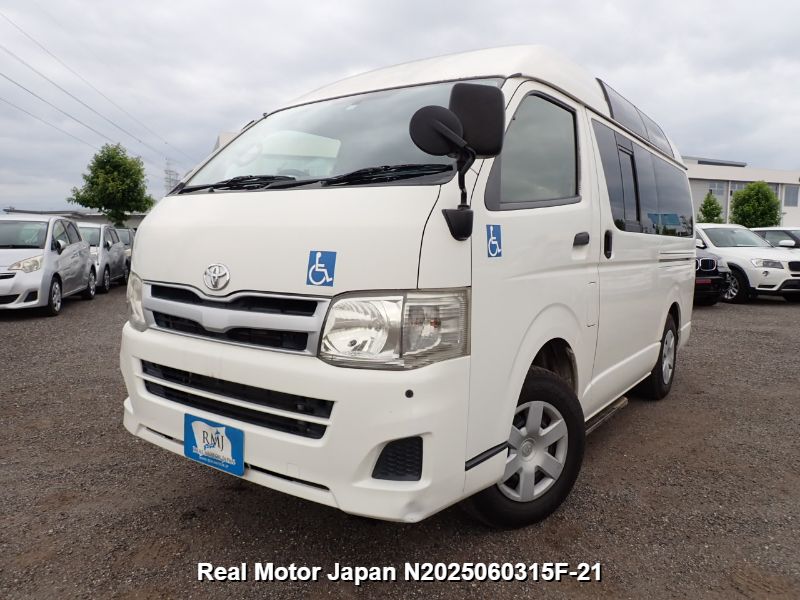 2013 TOYOTA HIACE VAN