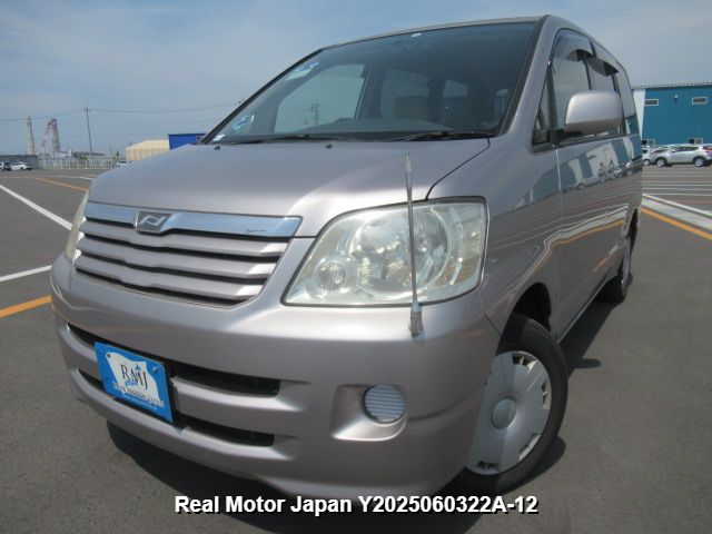 2002 TOYOTA NOAH