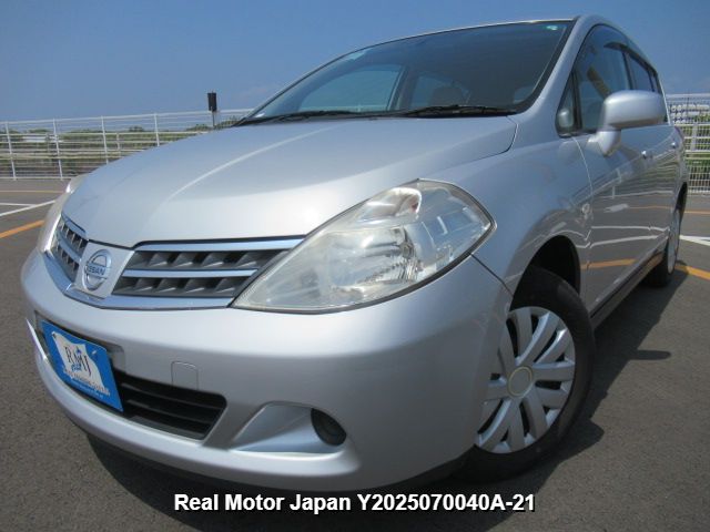 2011 NISSAN TIIDA