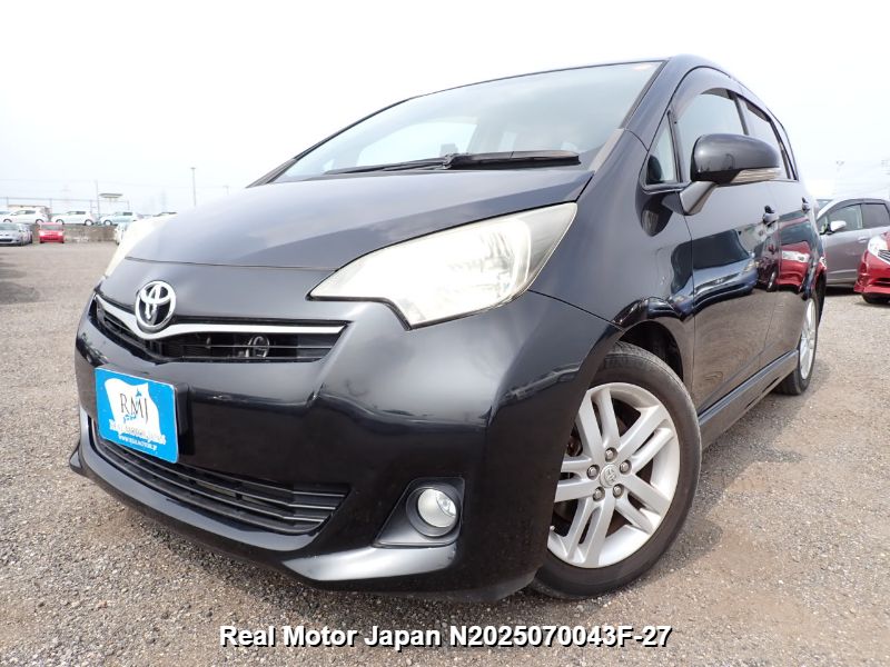 2011 TOYOTA RACTIS