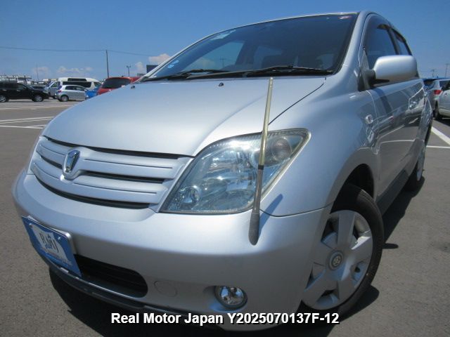 2002 TOYOTA IST