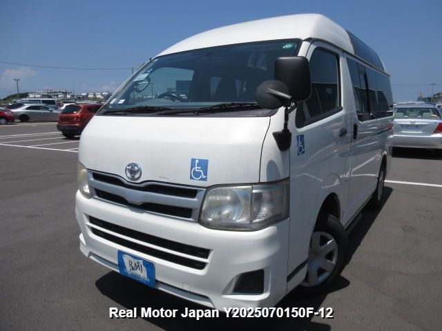 2011 TOYOTA REGIUS ACE