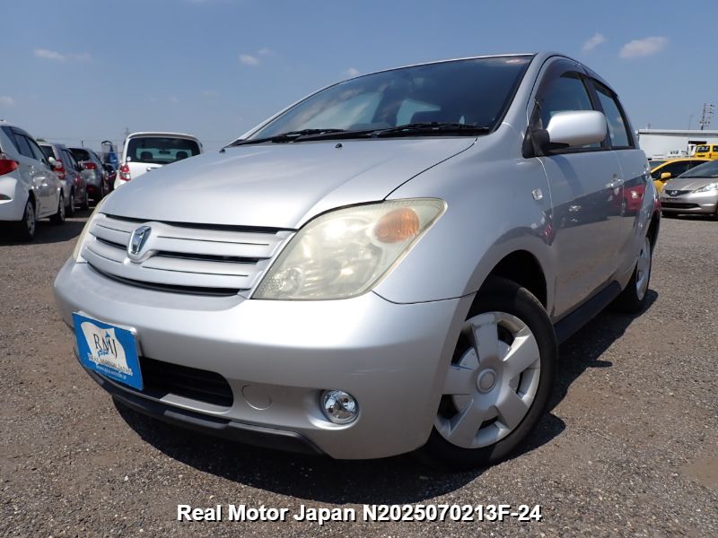 2002 TOYOTA IST