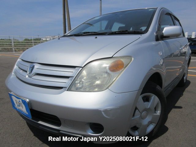 2002 TOYOTA IST