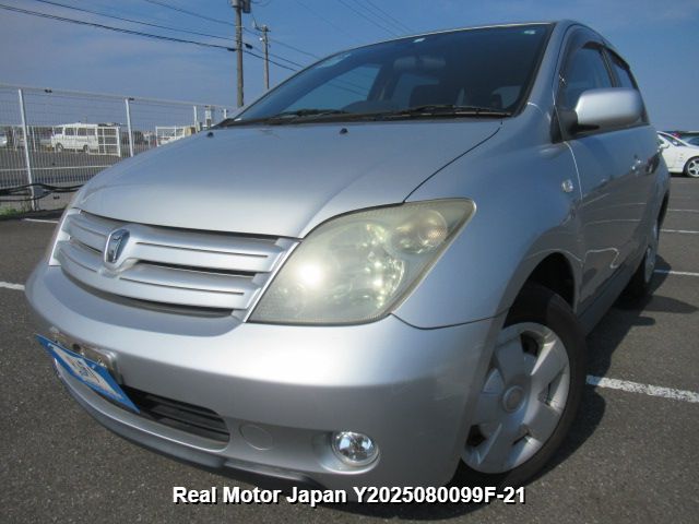 2002 TOYOTA IST