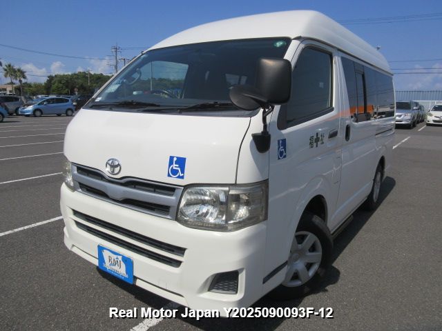 2011 TOYOTA HIACE VAN