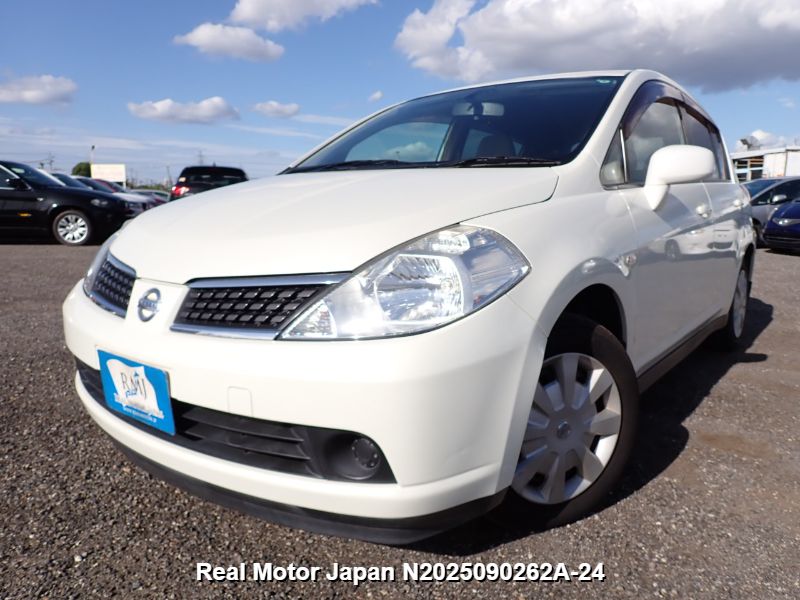 2004 NISSAN TIIDA