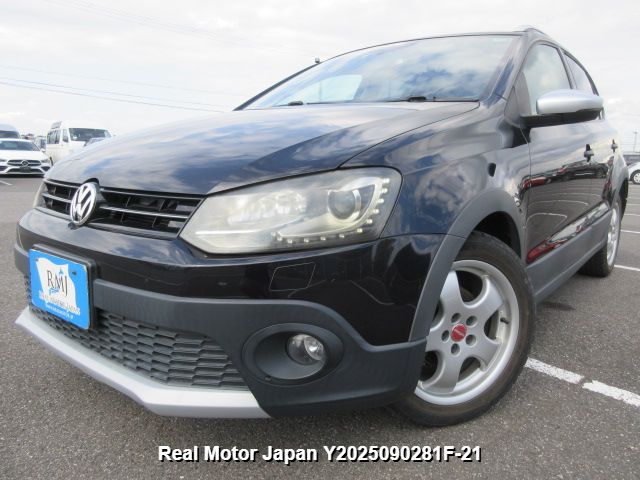 2013 VOLKSWAGEN CROSS POLO