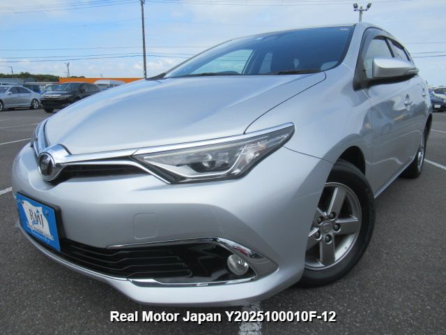2015 TOYOTA AURIS