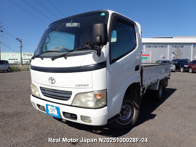 2004 TOYOTA DYNA