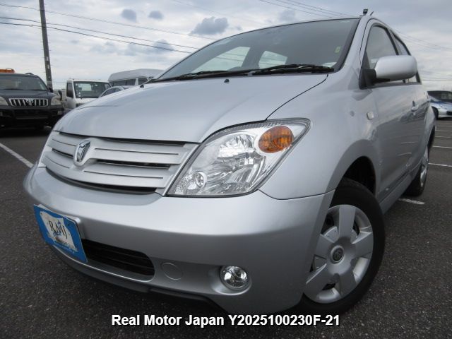 2002 TOYOTA IST