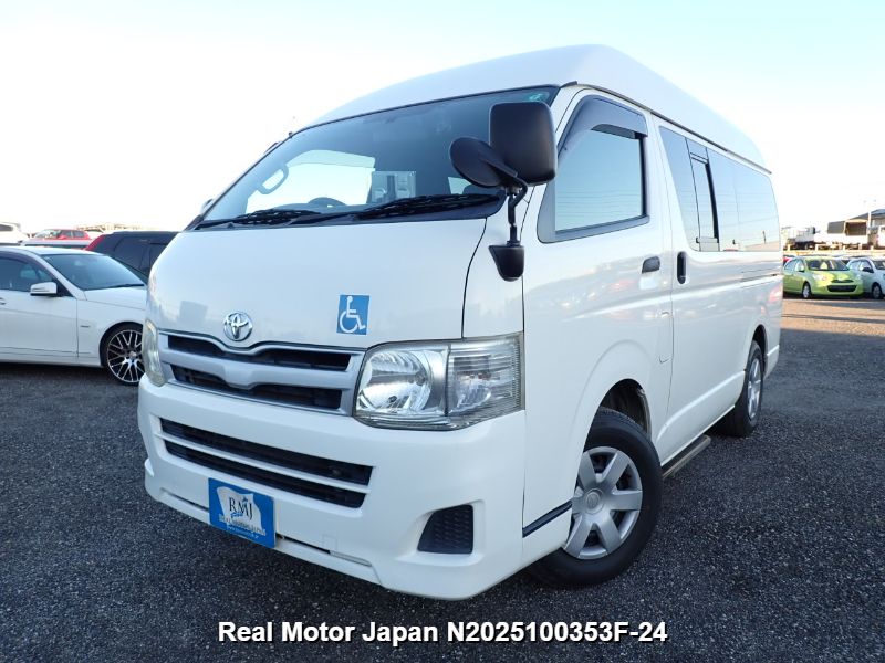 2010 TOYOTA HIACE VAN