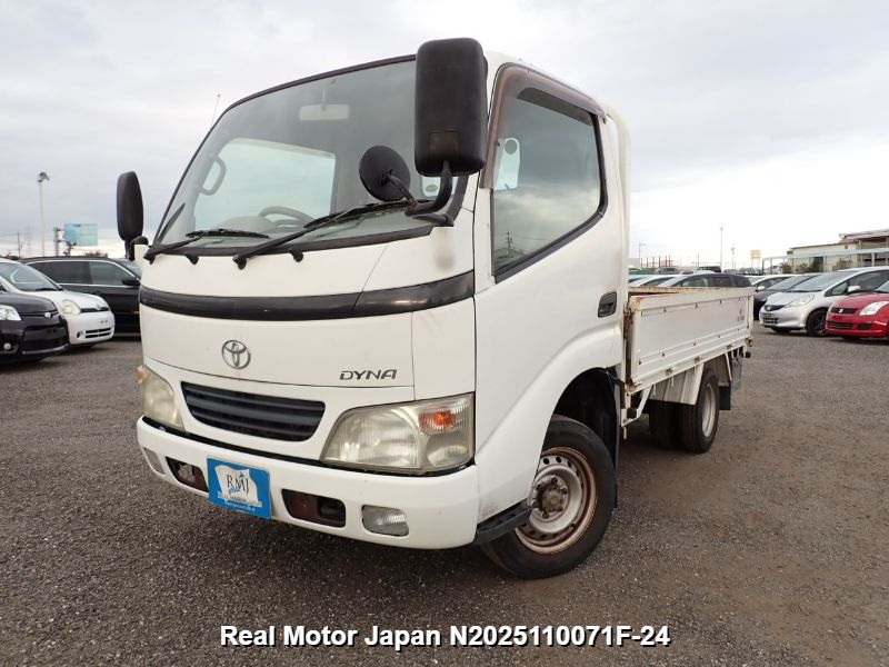 2004 TOYOTA DYNA