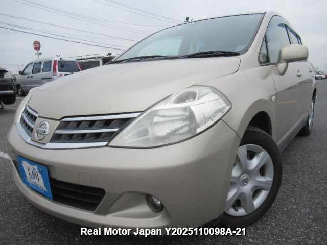 2011 NISSAN TIIDA