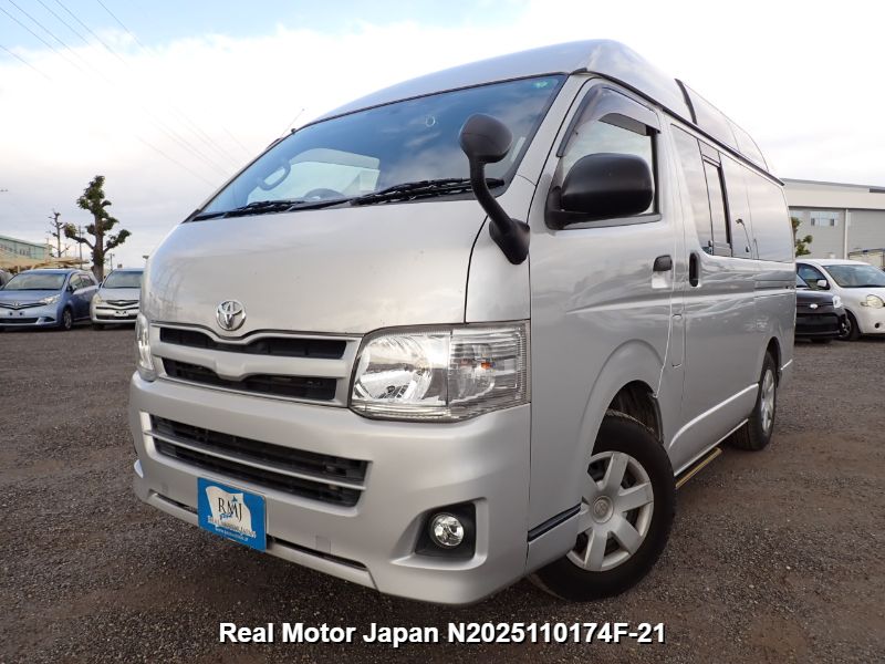 2011 TOYOTA HIACE VAN