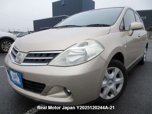 2011 NISSAN TIIDA