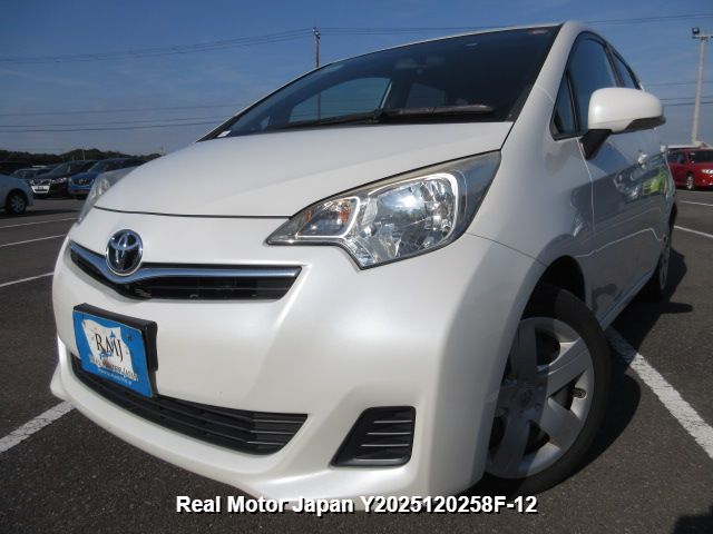 2011 TOYOTA RACTIS