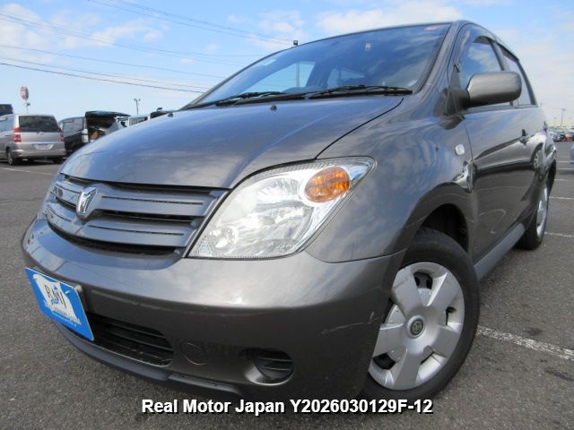 2004 TOYOTA IST