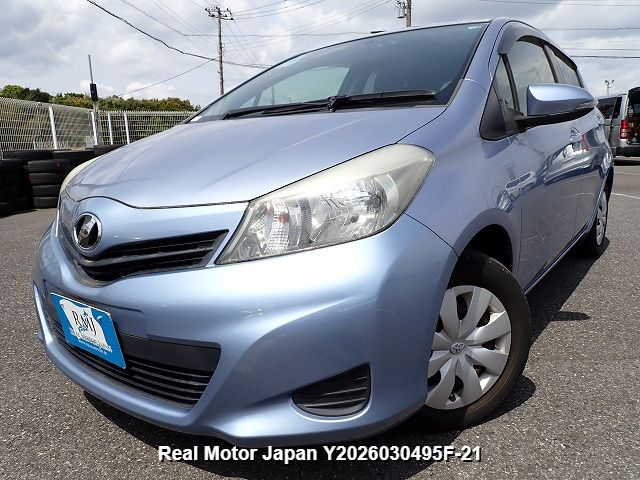 2013 TOYOTA VITZ