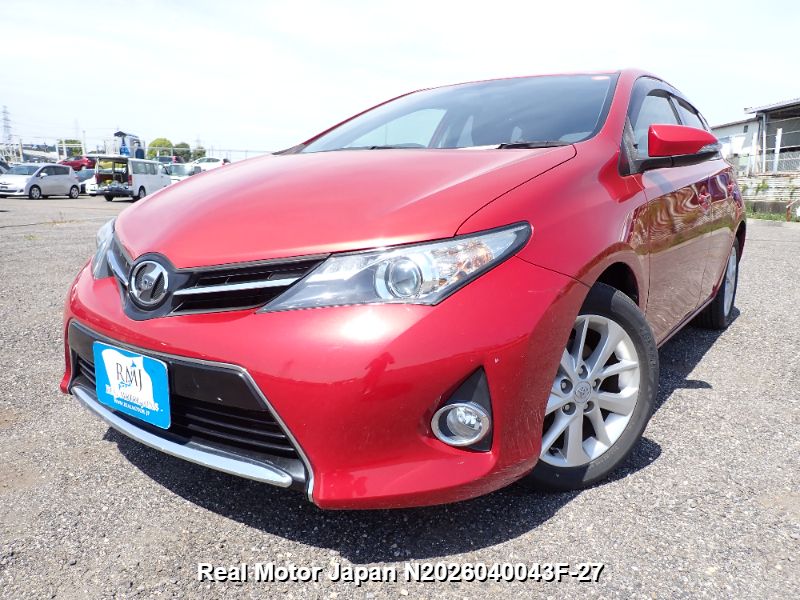 2015 TOYOTA AURIS
