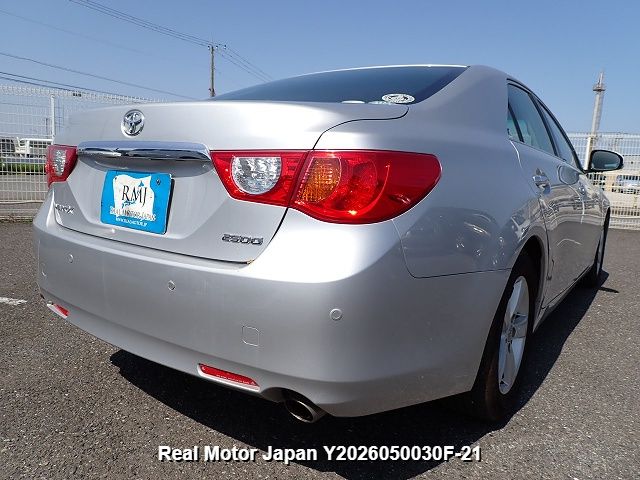2010 TOYOTA MARK X thumbnail 4