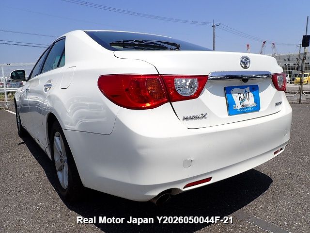 2010 TOYOTA MARK X thumbnail 3