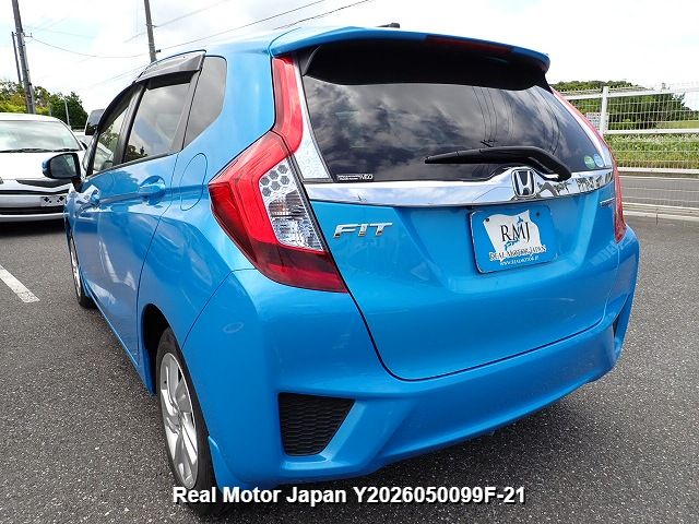 2013 HONDA FIT HYBRID thumbnail 3