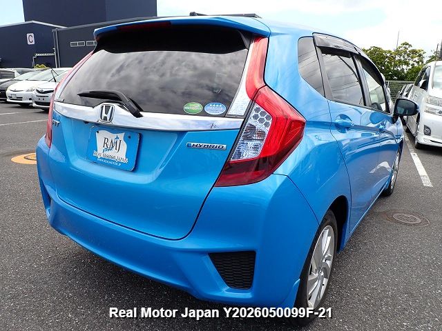 2013 HONDA FIT HYBRID thumbnail 4