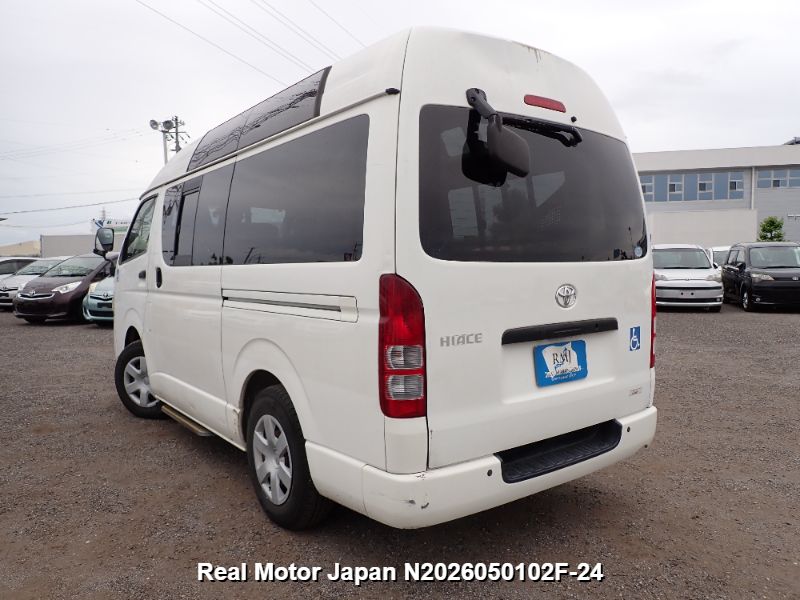2013 TOYOTA HIACE VAN thumbnail 3