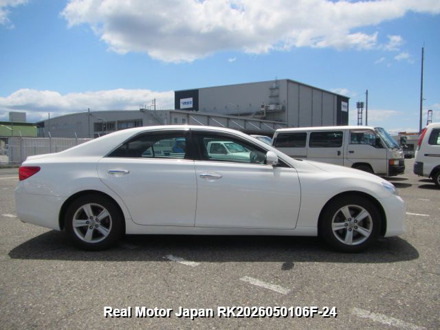 2011 TOYOTA MARK X thumbnail 4