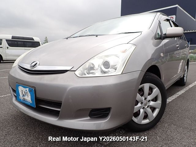 2006 TOYOTA WISH – view 1