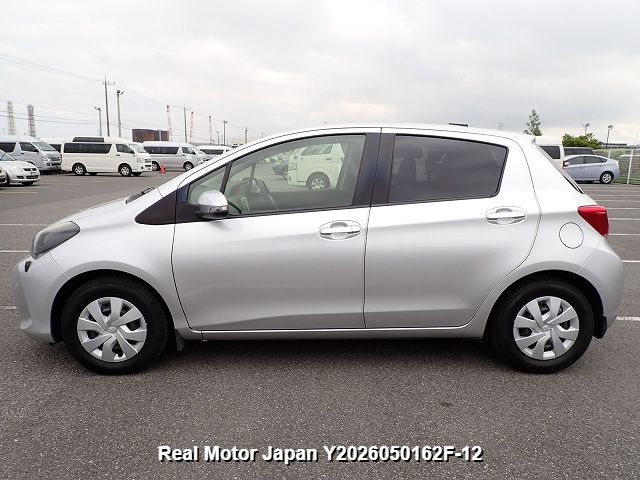 2014 TOYOTA VITZ thumbnail 3