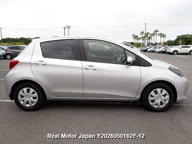 2014 TOYOTA VITZ thumbnail 4