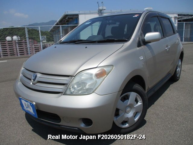 2002 TOYOTA IST – view 1