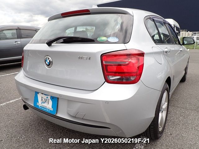 2013 BMW 1 SERIES thumbnail 4