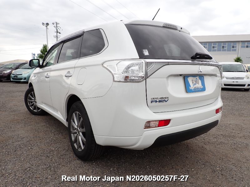 2013 MITSUBISHI OUTLANDER PHEV thumbnail 3