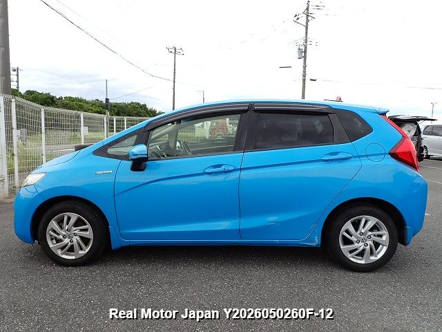 2016 HONDA FIT HYBRID thumbnail 3