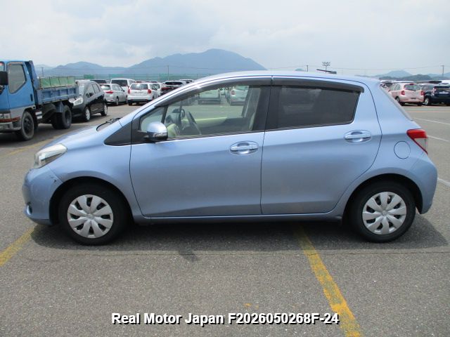 2011 TOYOTA VITZ thumbnail 3