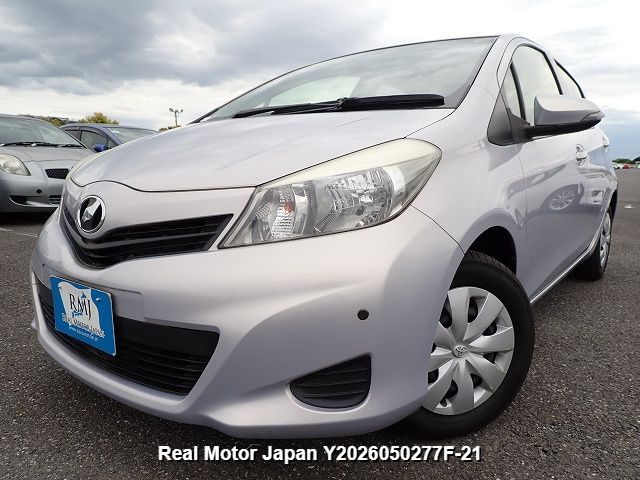 2013 TOYOTA VITZ – view 1